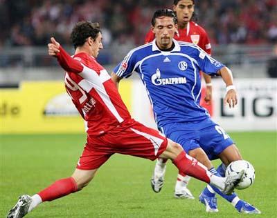 崭露头角的 崭露头角的